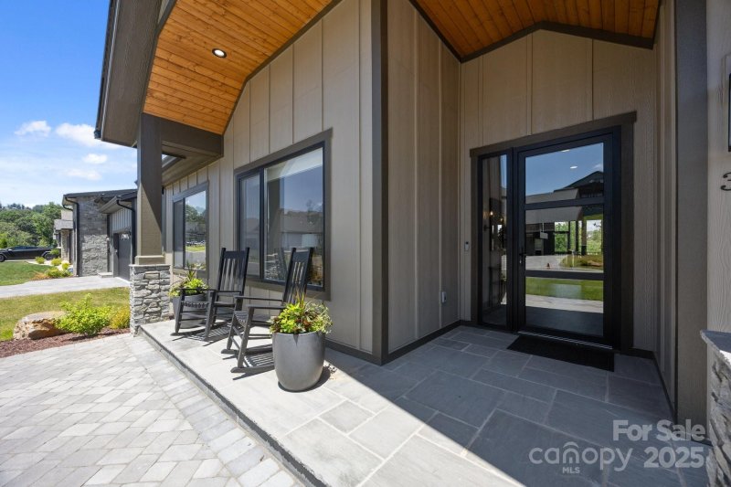 Property image 4 of 318 Avery Trail Drive in Victoria Hills, Arden, NC 28704