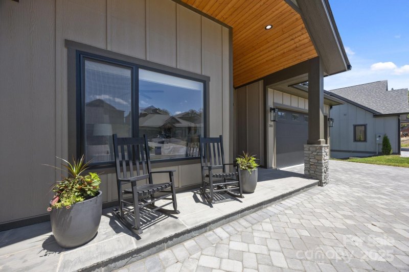 Property image 5 of 318 Avery Trail Drive in Victoria Hills, Arden, NC 28704