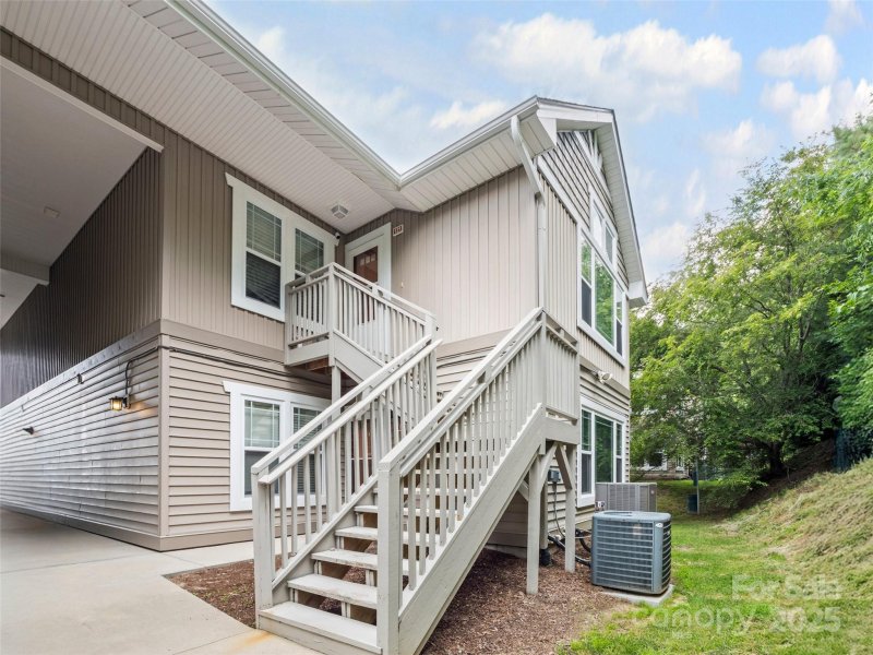 Property image 4 of 131 Morningside Lane in Morningside Condos, Hendersonville, NC 28792