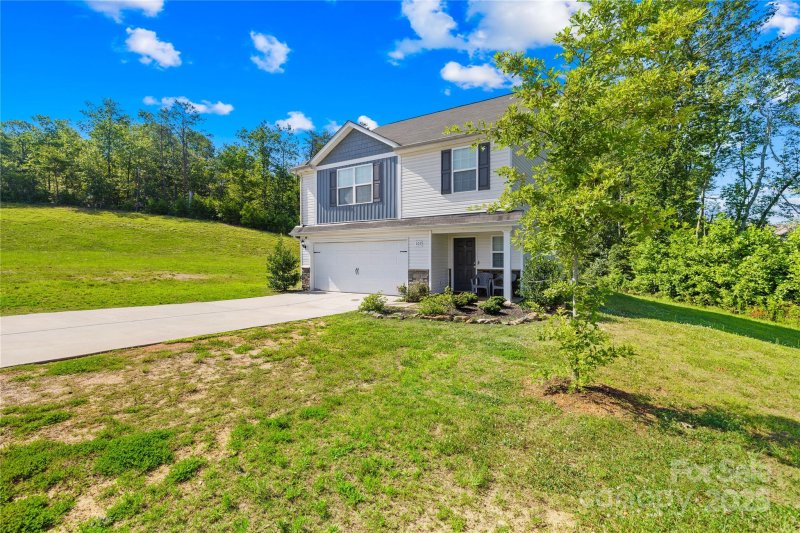 Property image 3 of 107 Frank Burns Way in Beason Creek, Kings Mountain, NC 28086