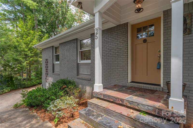 Property image 3 of 25 Brookcliff Drive in Beaverbrook, Asheville, NC 28804