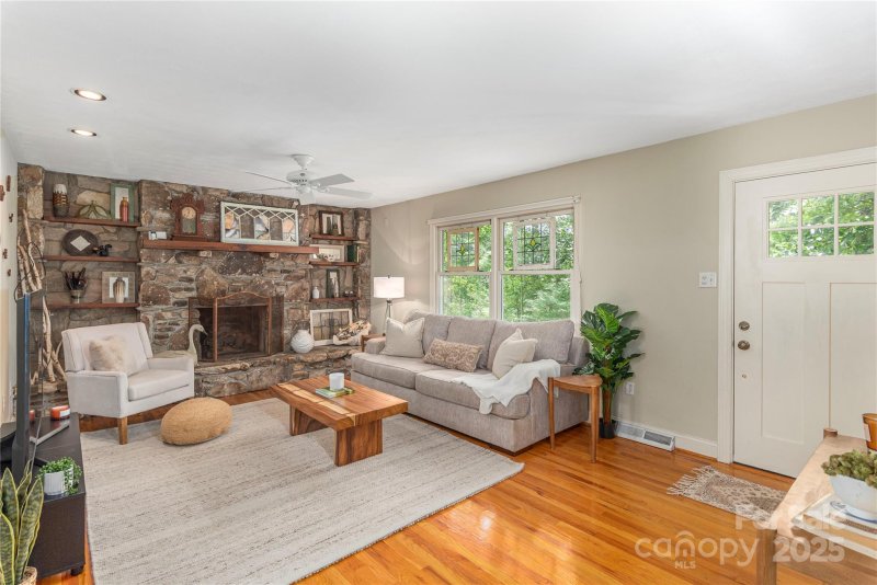 Property image 4 of 25 Brookcliff Drive in Beaverbrook, Asheville, NC 28804