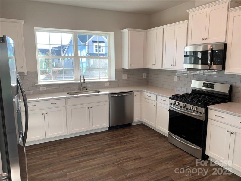 Property image 2 of 17212 Snug Harbor Drive in The Palisades, Charlotte, NC 28278