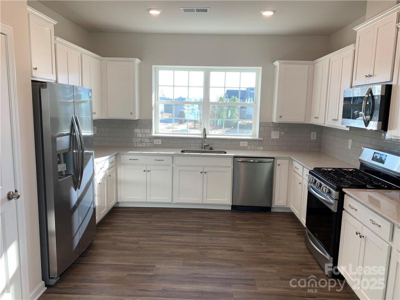 Property image 3 of 17212 Snug Harbor Drive in The Palisades, Charlotte, NC 28278