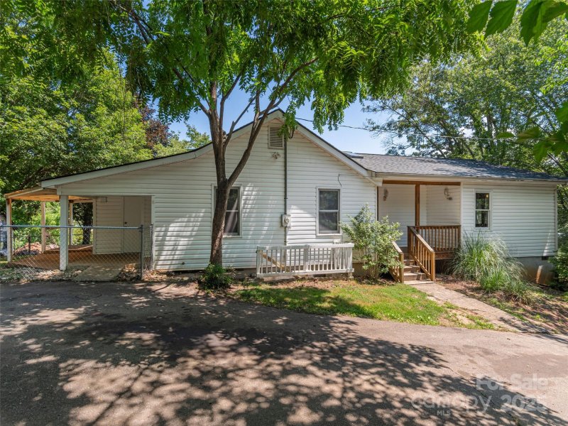 Property image 2 of 20 Spring Drive in Sulphur Springs Park, Asheville, NC 28806