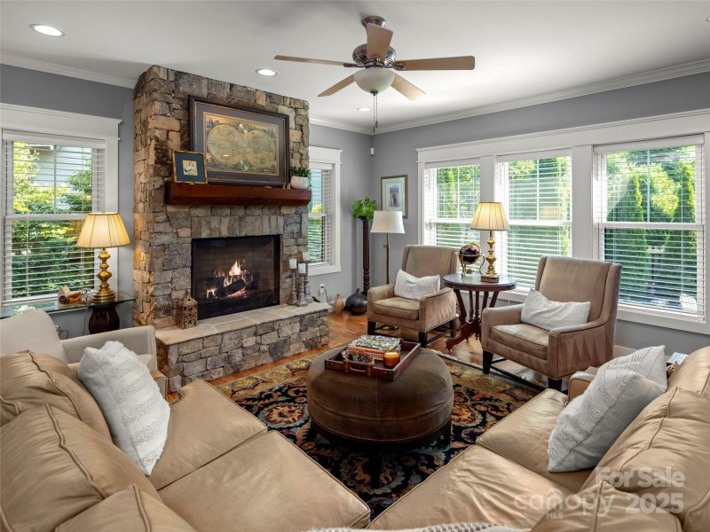 Property image 3 of 30 Stills Creek Loop in Southcliff, Fairview, NC 28730