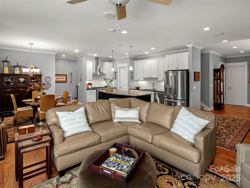 Property image 5 of 30 Stills Creek Loop in Southcliff, Fairview, NC 28730