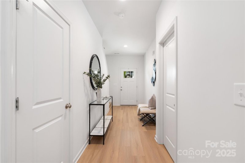 Property image 4 at 1125 Thayer Glen Court, Charlotte, NC 28213