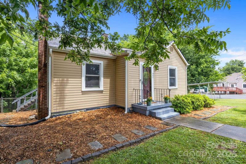 Property image 2 of 307 Church Street in Adams Bluff, Belmont, NC 28012