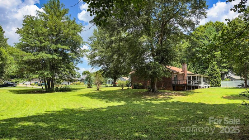 Property image 5 of 4885 Maggie Drive in Forest Ridge, Hickory, NC 28602