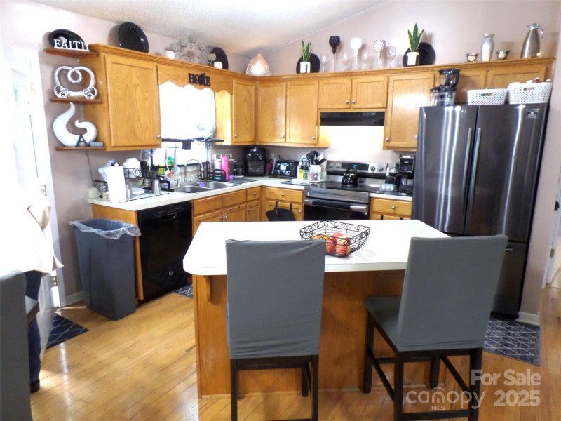 Property image 3 of 1609 Indian Springs Drive in Indian Springs, Conover, NC 28613