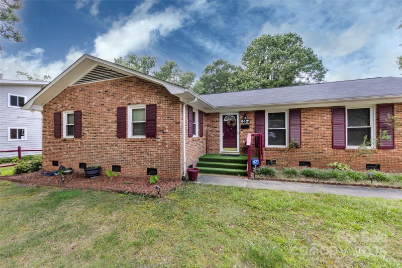 Property image 4 at 6421 Hidden Forest Drive, Charlotte, NC 28213