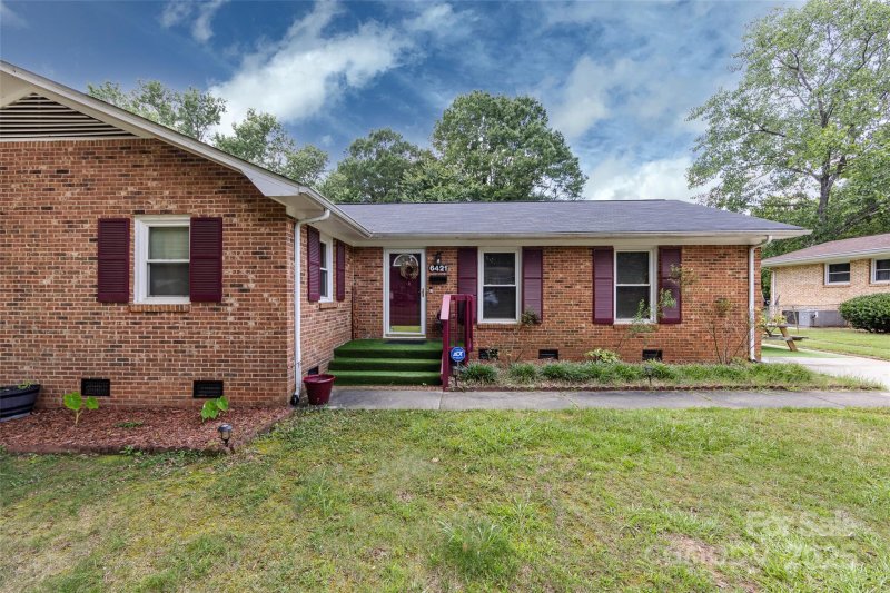 Property image 5 at 6421 Hidden Forest Drive, Charlotte, NC 28213