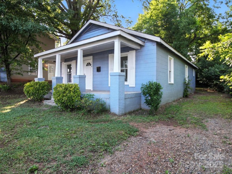 Property image 5 of 116 Honeywood Avenue in Oakview Terrace, Charlotte, NC 28216