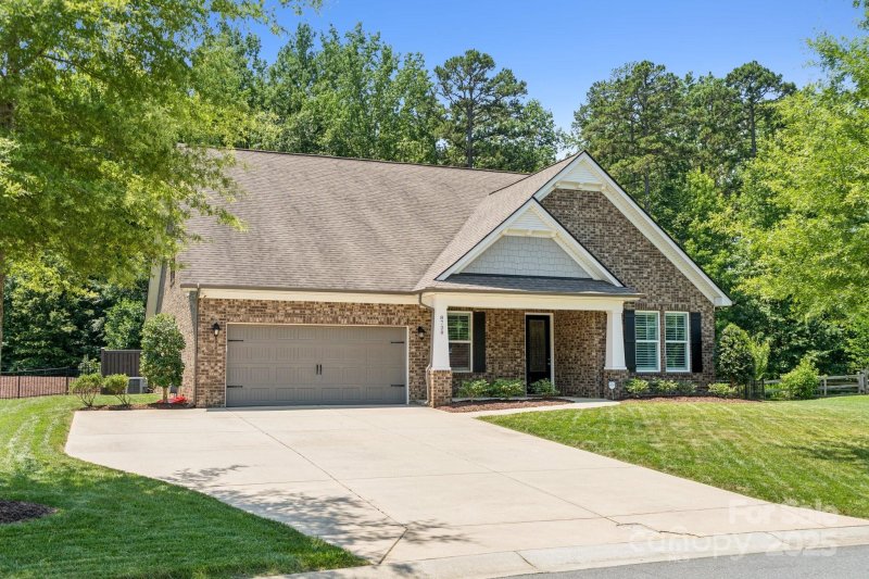 Property image 2 at 8729 Mullis Forest Court, Mint Hill, NC 28227