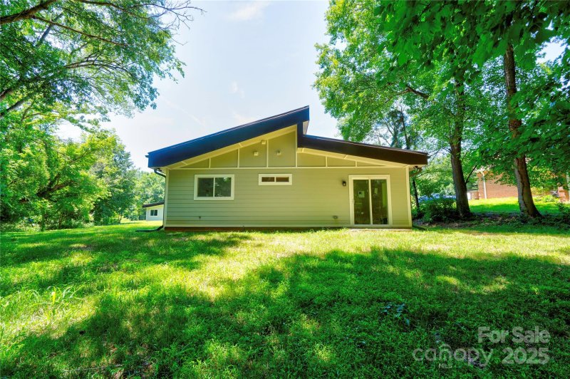 Property image 5 of 900 Linney Lane in Las Siete Villa, Shelby, NC 28152