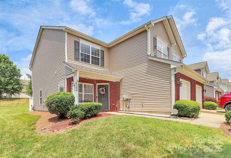 Property image 2 at 2309 Calabassas Lane, Matthews, NC 28105
