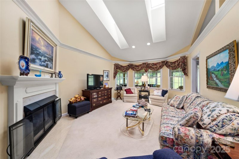 Property image 5 at 1016 Saddlebrook Drive, Hendersonville, NC 28739