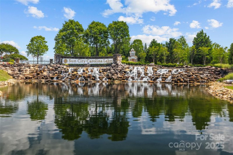 Property image 3 of 33124 Tanager Court in Sun City Carolina Lakes, Fort Mill, SC 29707
