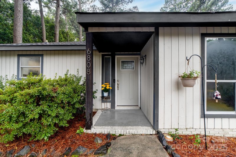 Property image 4 of 6808 Arroyo Drive in Hickory Ridge, Charlotte, NC 28227