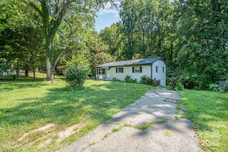 Property image 3 at 1048 Shenandoah Drive, Gastonia, NC 28052