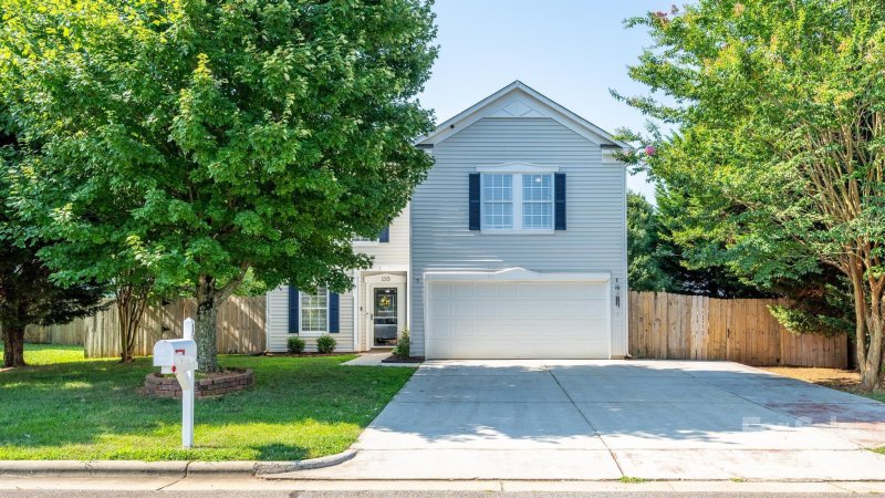 Property image 3 of 133 Boiling Brook Drive in Olde Statesville, Statesville, NC 28625