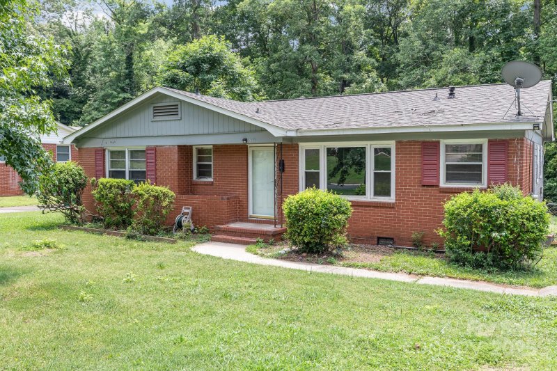 Property image 2 at 1033 Rollingwood Drive, Charlotte, NC 28217