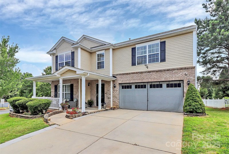 Property image 3 at 902 Silverberry Street, Gastonia, NC 28054