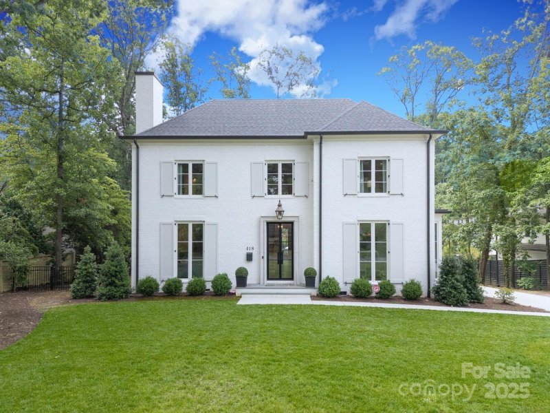 Property image 2 of 418 Ellsworth Road in Cotswold, Charlotte, NC 28211