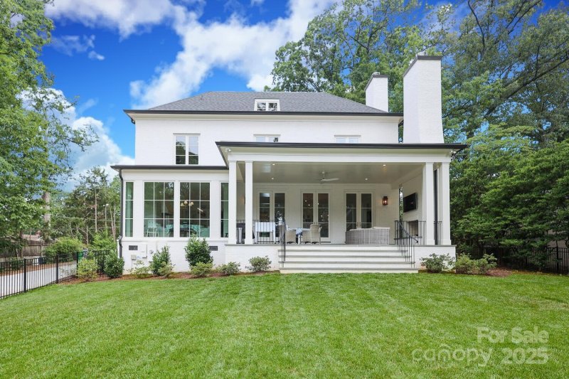 Property image 4 of 418 Ellsworth Road in Cotswold, Charlotte, NC 28211