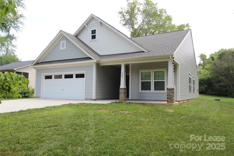 Property image 2 at 300 Commodore Loop, Mooresville, NC 28117