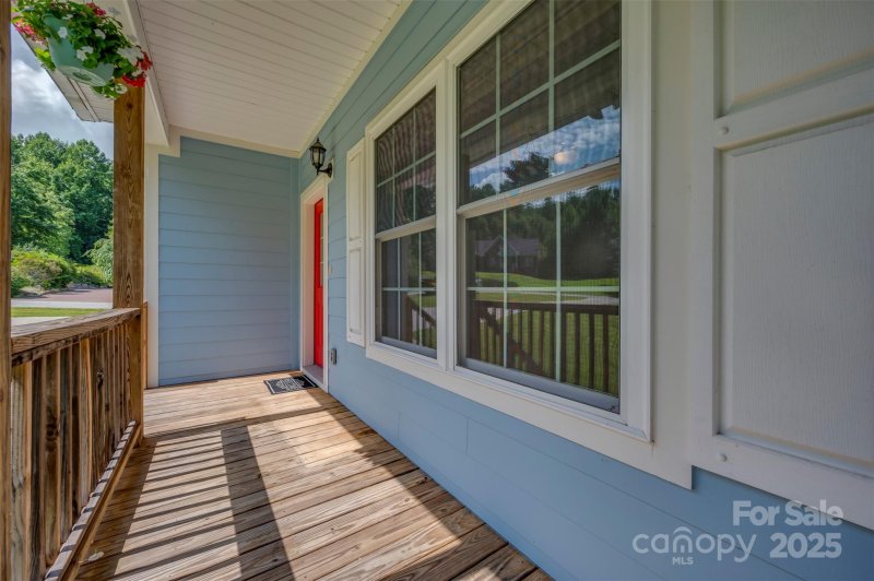 Property image 3 at 321 Benjamins Way, Hendersonville, NC 28792