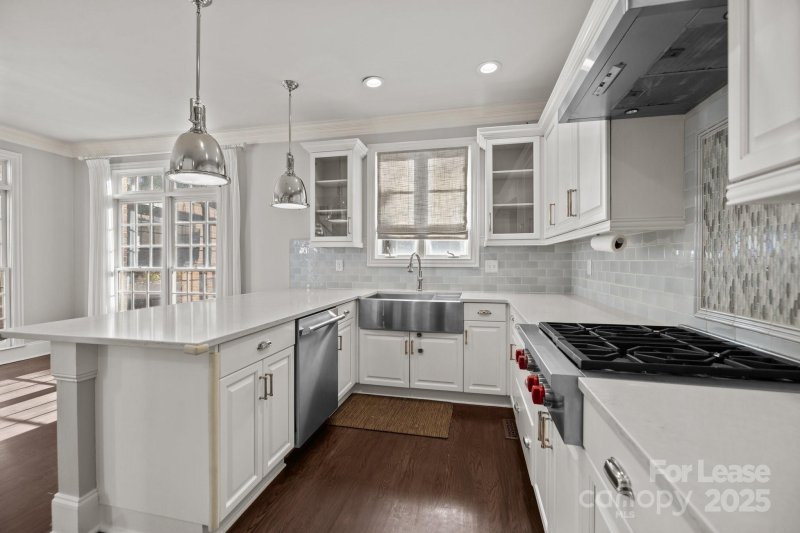 Property image 5 of 527 Queens Road in Myers Park, Charlotte, NC 28207