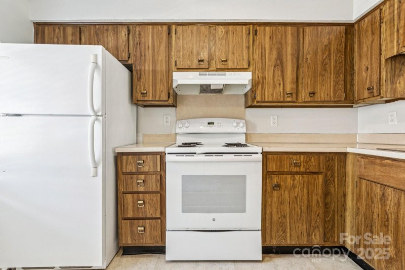 Property image 4 at 9445 Lexington Circle, Charlotte, NC 28213