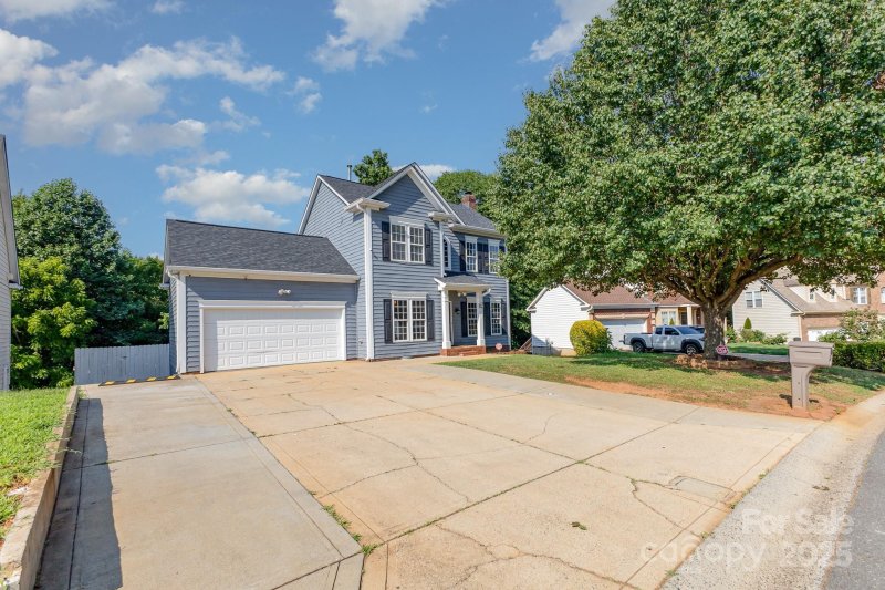 Property image 4 of 6930 Culloden More Court in Mcdowell Meadows, Charlotte, NC 28217