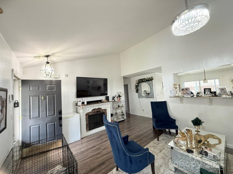 Property image 2 of 856 Raindrops Road in Sundance Village, Gastonia, NC 28054