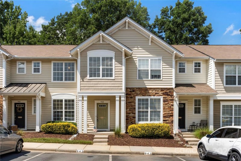 943 Copperstone Lane