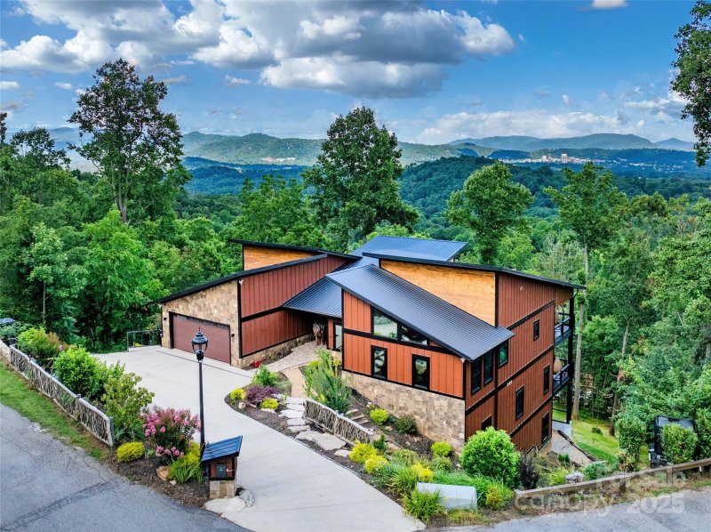 Crest Mountain, Asheville Community
