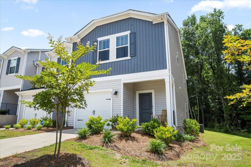 Property image 2 of 831 Gerard Bay Drive in Ashe Downs Townhomes, Fort Mill, SC 29715