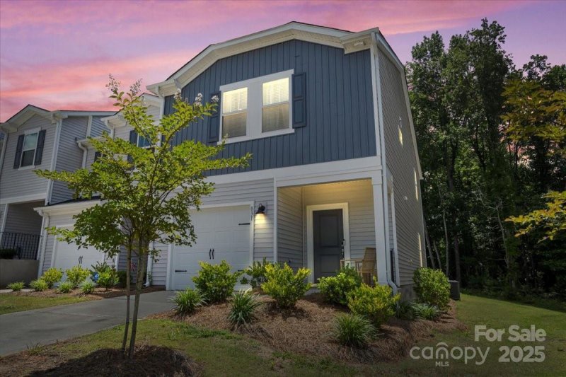 Property image 3 of 831 Gerard Bay Drive in Ashe Downs Townhomes, Fort Mill, SC 29715
