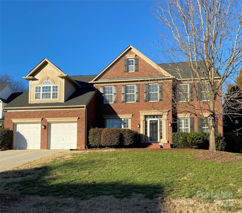 605 Queenswater Lane