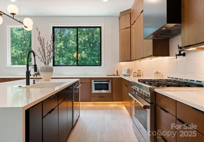 Property image 4 at 1727 Seifert Circle, Charlotte, NC 28205