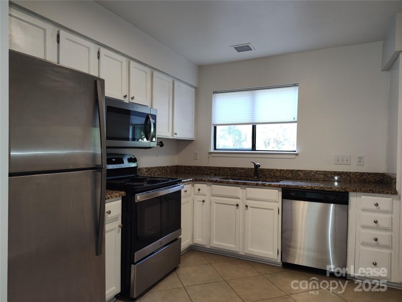 Property image 2 at 3009 Heathstead Place, Charlotte, NC 28210