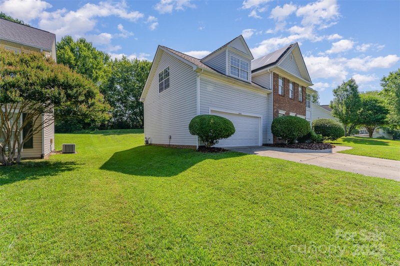 Property image 3 of 11850 Old Timber Road in Rolling Oaks, Charlotte, NC 28269