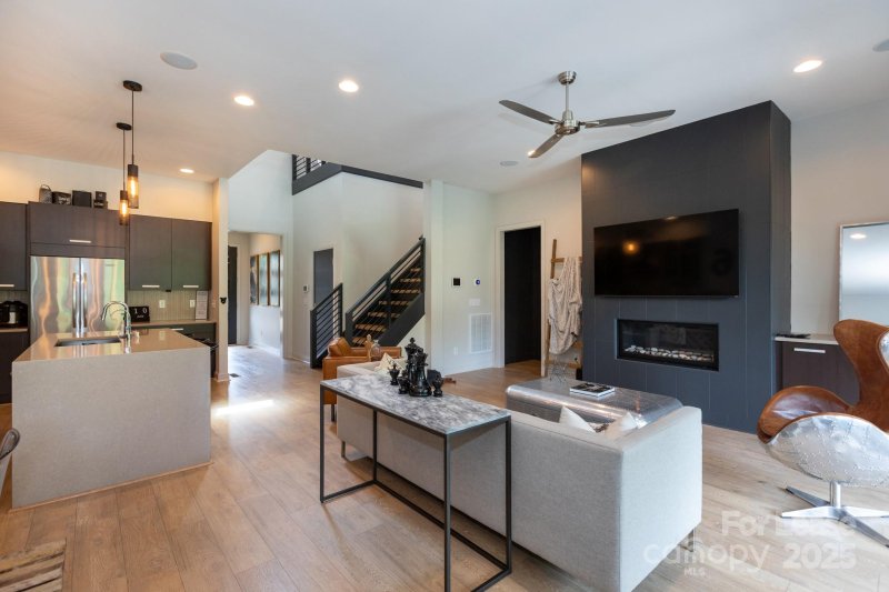 Property image 3 at 2604 Millie Lane, Charlotte, NC 28205