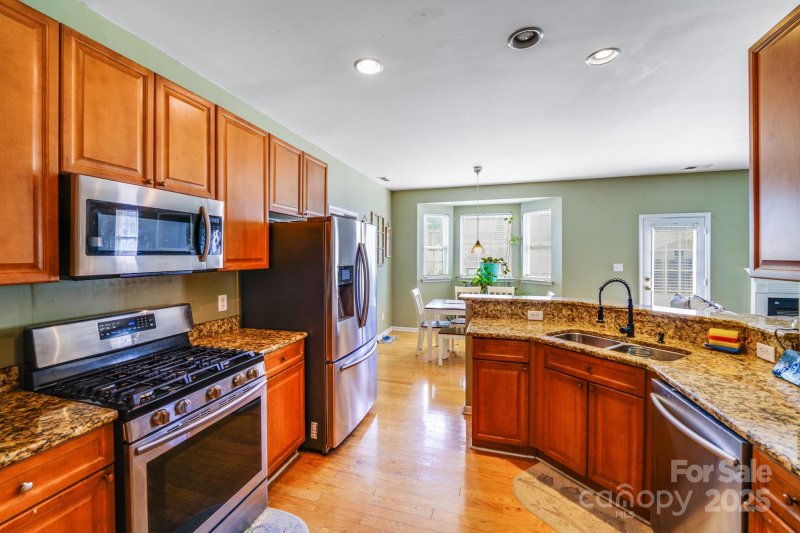 Property image 5 of 10140 Hawkeye Drive in Steele Creek, Charlotte, NC 28273