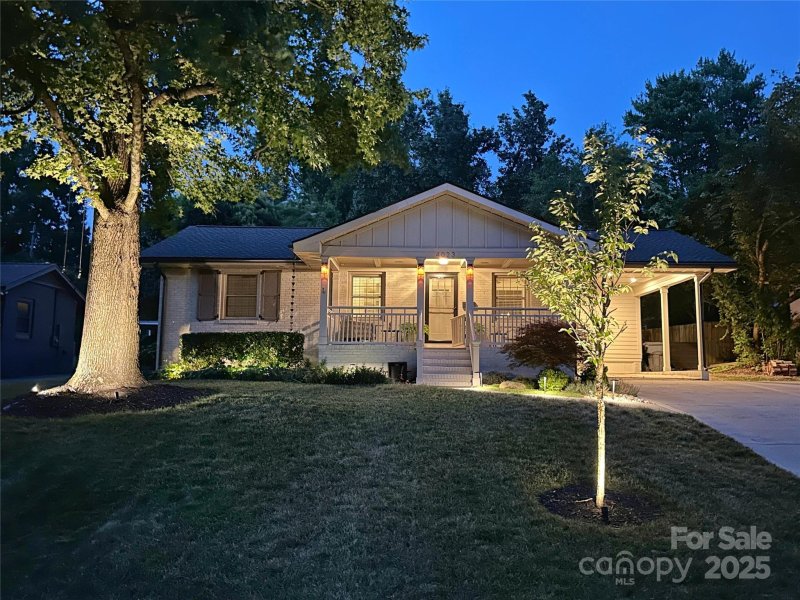 Property image 4 at 4023 Abbeydale Drive, Charlotte, NC 28205