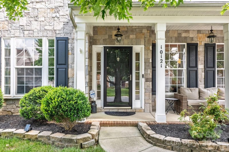 Property image 2 at 10121 Halkirk Manor Lane, Charlotte, NC 28278
