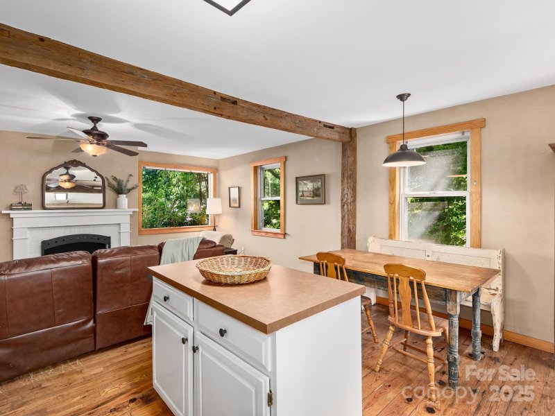 Property image 4 of 915 Tunnel Road in Beverly Hills, Asheville, NC 28805