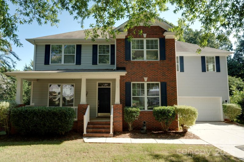 6213 Colonial Garden Drive